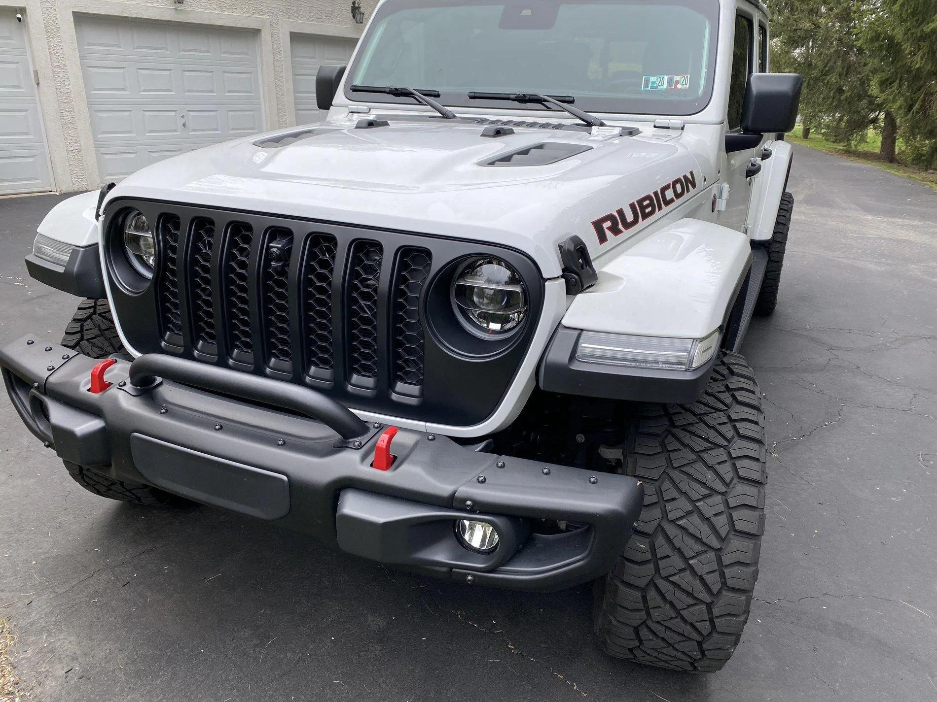 Jeep Gladiator Mopar Satin Grille with Front Camera 10A914AB-F975-4D77-AAB6-51F219F3C998