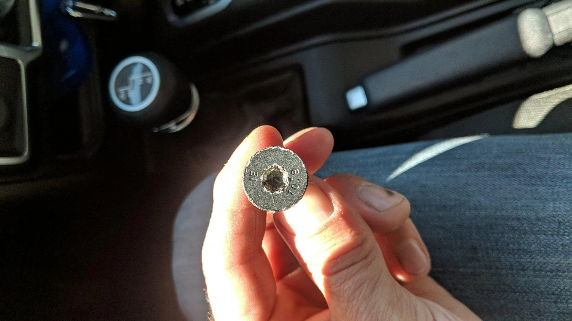 Jeep Gladiator Lower front corner bed time down screw question 15872229013243262176268194832957