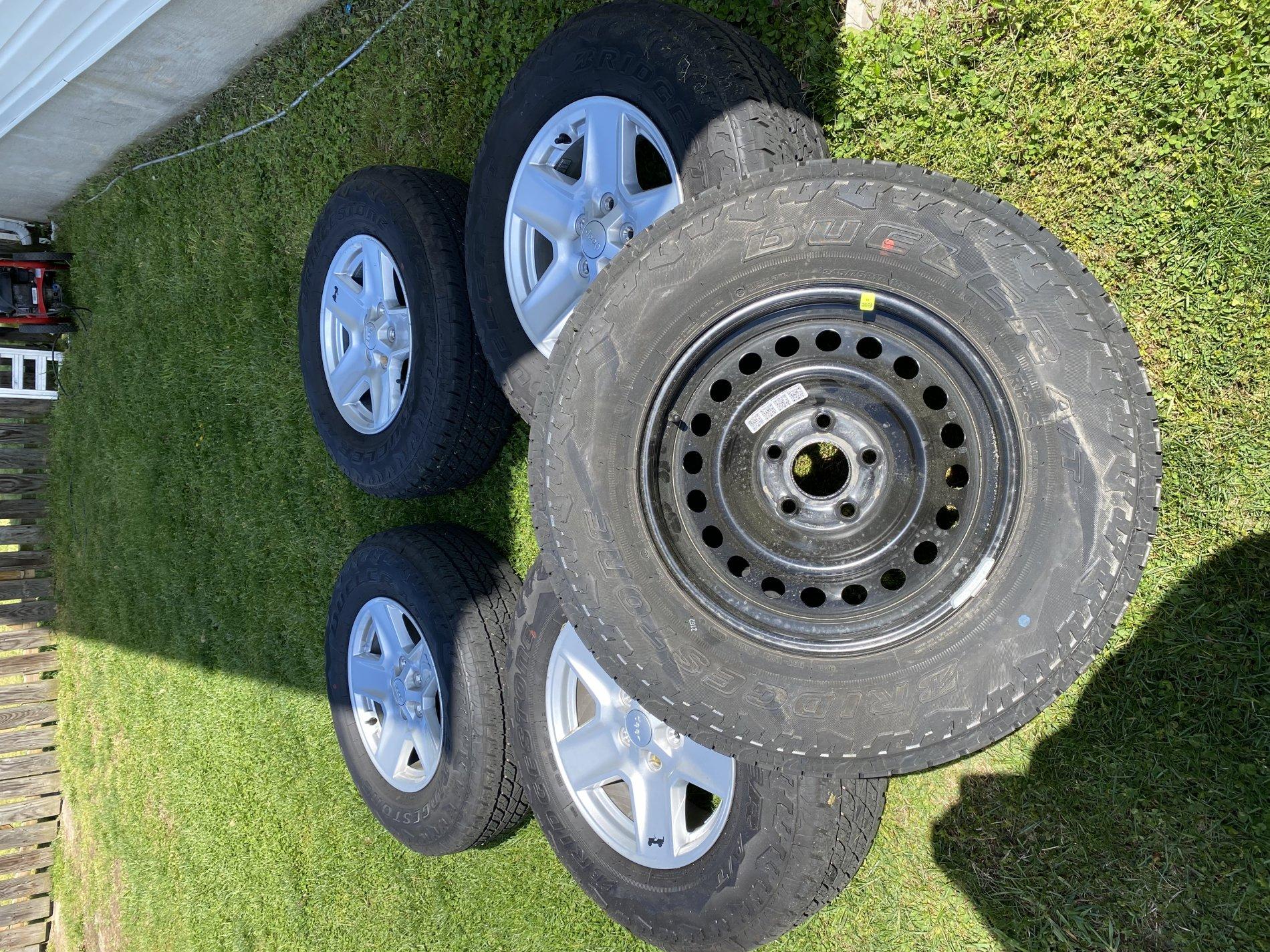 Jeep Gladiator Sport S Stock Rims and tires, w/ TPMS Sensors Included full size spare IMG_0176