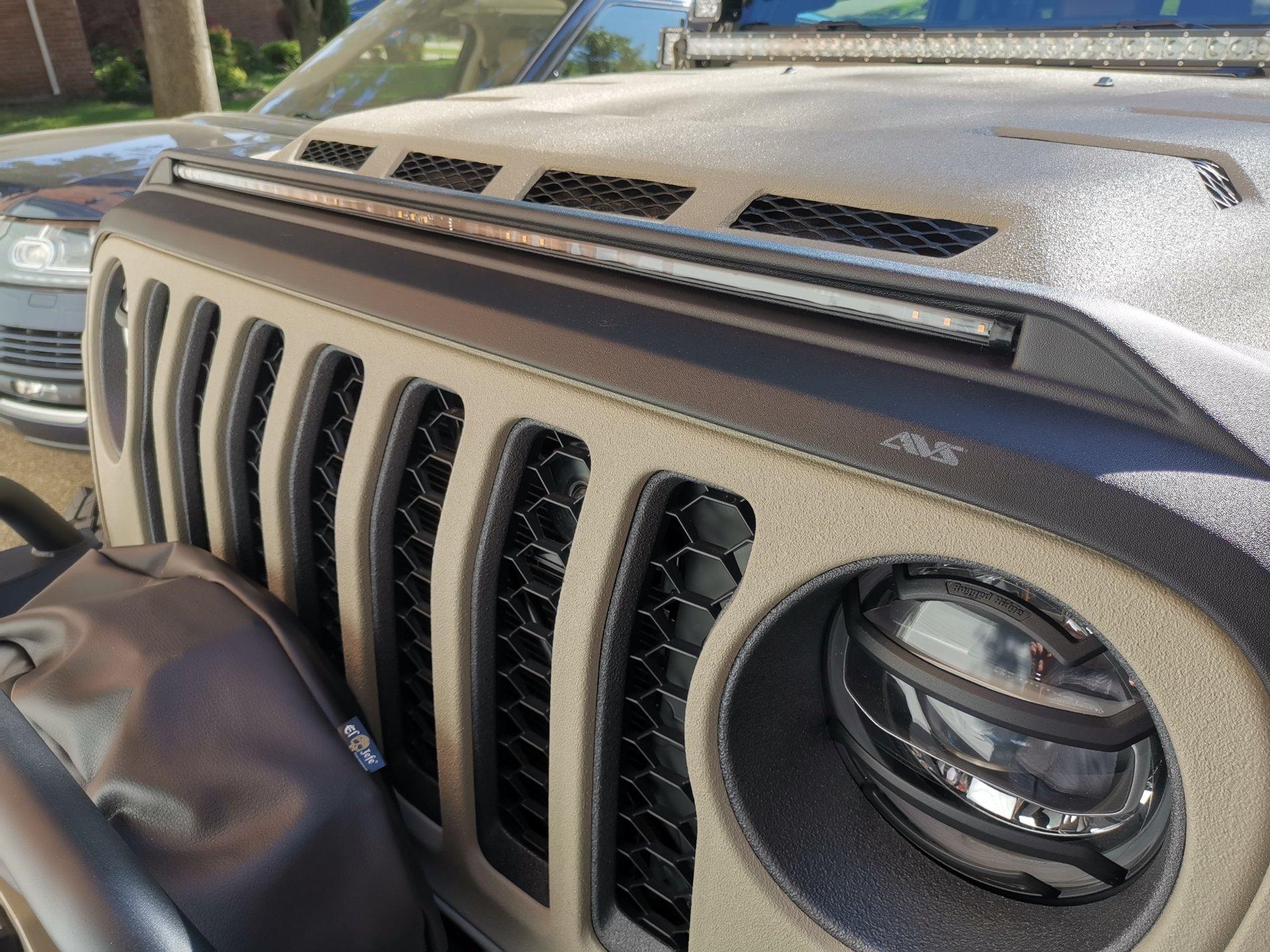 Jeep Gladiator bug deflector FE41D19F-664F-46EA-8316-6DCAF078399A