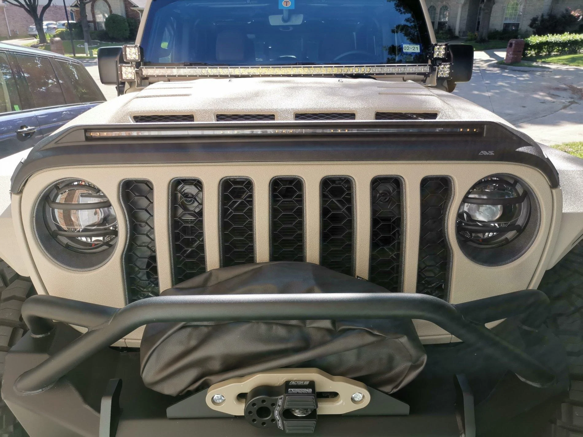 Jeep Gladiator bug deflector 1F2A67D2-4FB6-499B-ADEE-78636771764C