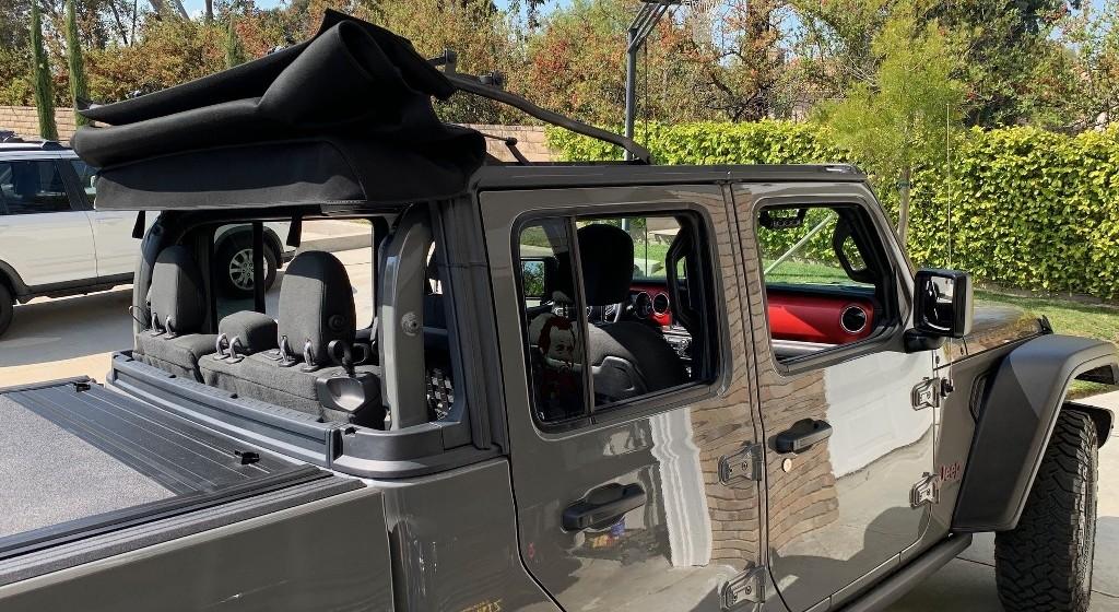 Jeep Gladiator Sunrider vs Full Soft Top kXPlq7