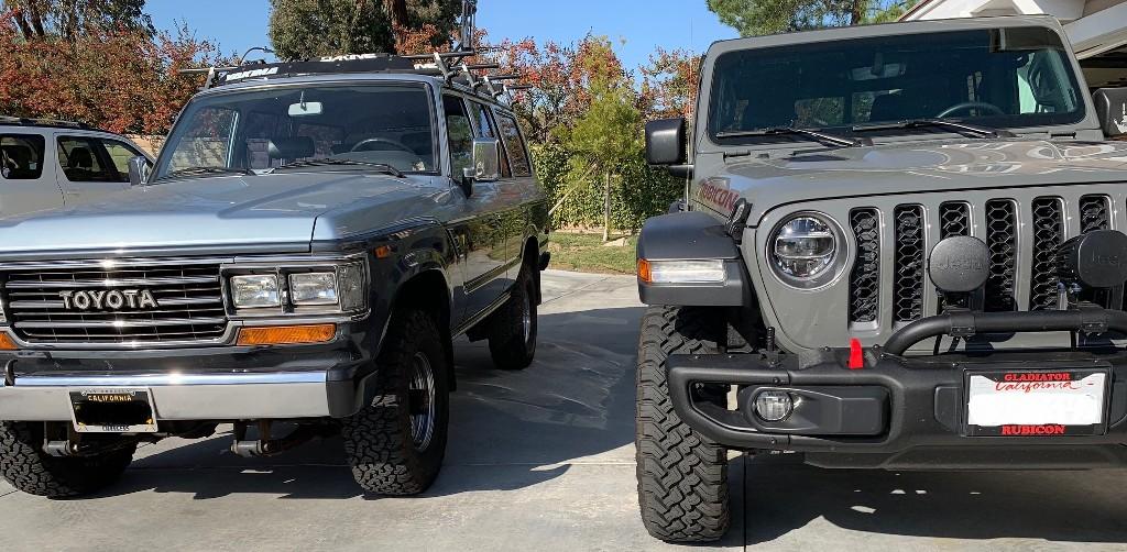 Jeep Gladiator Old Jeep truck with new Jeep truck KhEDfH