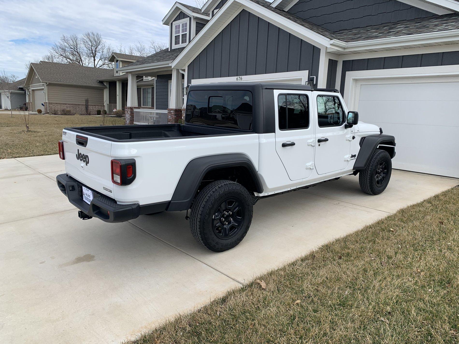 Jeep Gladiator Bunchahoopla White Sport Build 0DCFE1F3-55F4-435E-84B3-73C1591569EF