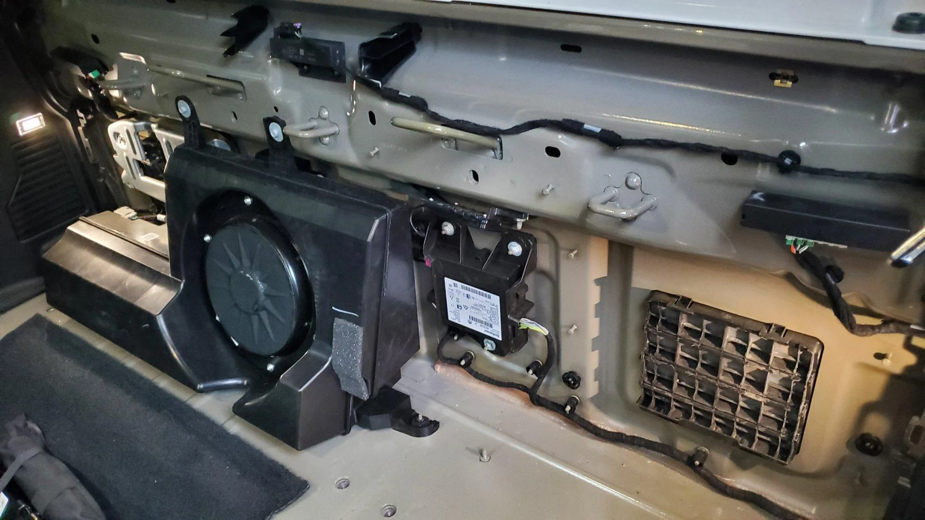 Jeep Gladiator Factory trail camera install? 20200419_105329