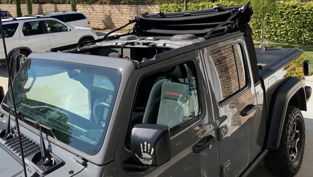 Jeep Gladiator Sunrider vs Full Soft Top bxdk9A