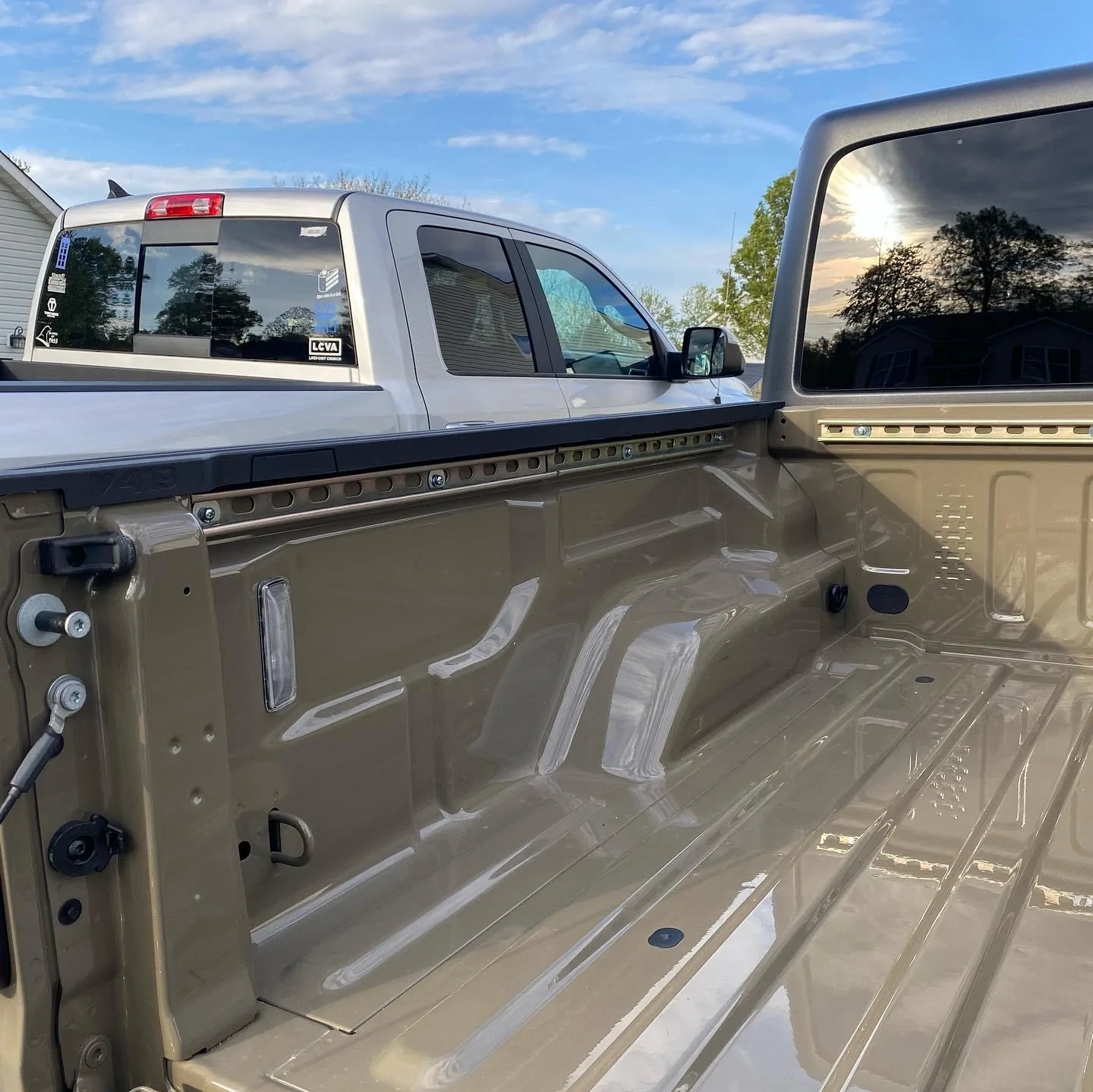 Jeep Gladiator Bed Rails On The Cheap 543A59D4-C2D4-4D9F-9EFA-43E97EB8C242