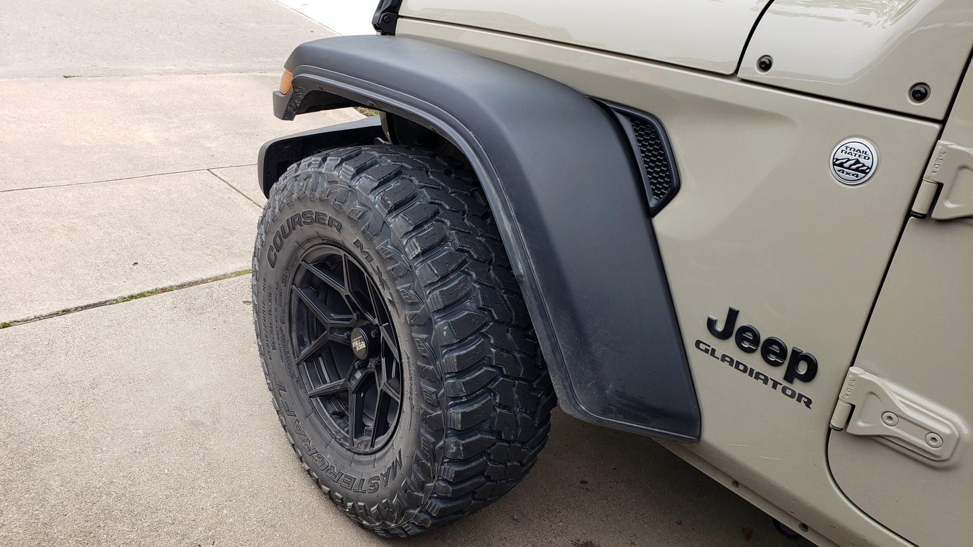 Jeep Gladiator Pictures of 33s and 35s 20200417_121014