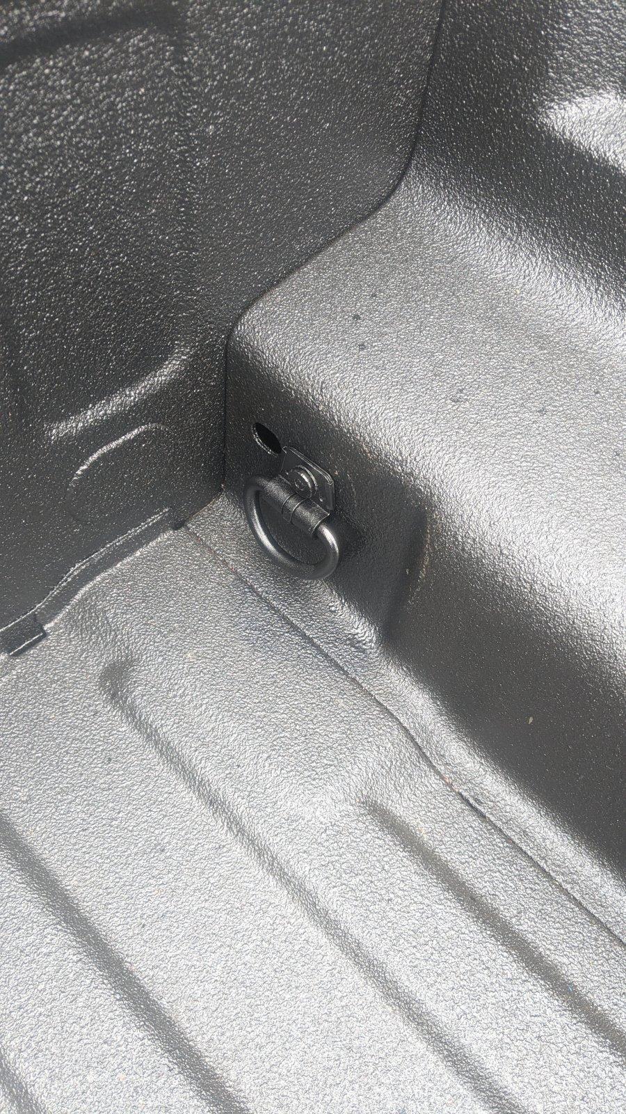 Jeep Gladiator Lower front corner bed time down screw question IMG_20200419_132429