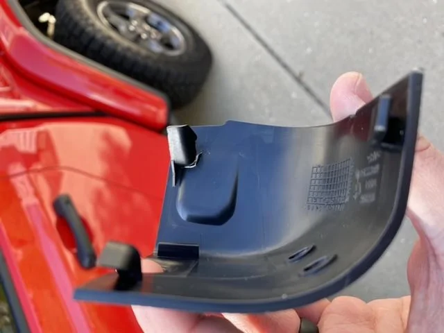 Jeep Gladiator Hard top defroster plug cover FD75508E-EB66-4049-AA45-A104F197553D