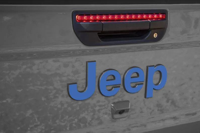Jeep Gladiator HYDRO BLUE PEARL Gladiator JT Club E49E8982-2B15-449E-97D6-105ACE85D026