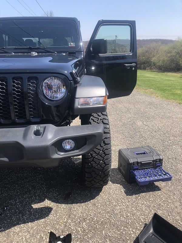 Jeep Gladiator Black and gold gladiator 49794339083_5c225de997_c