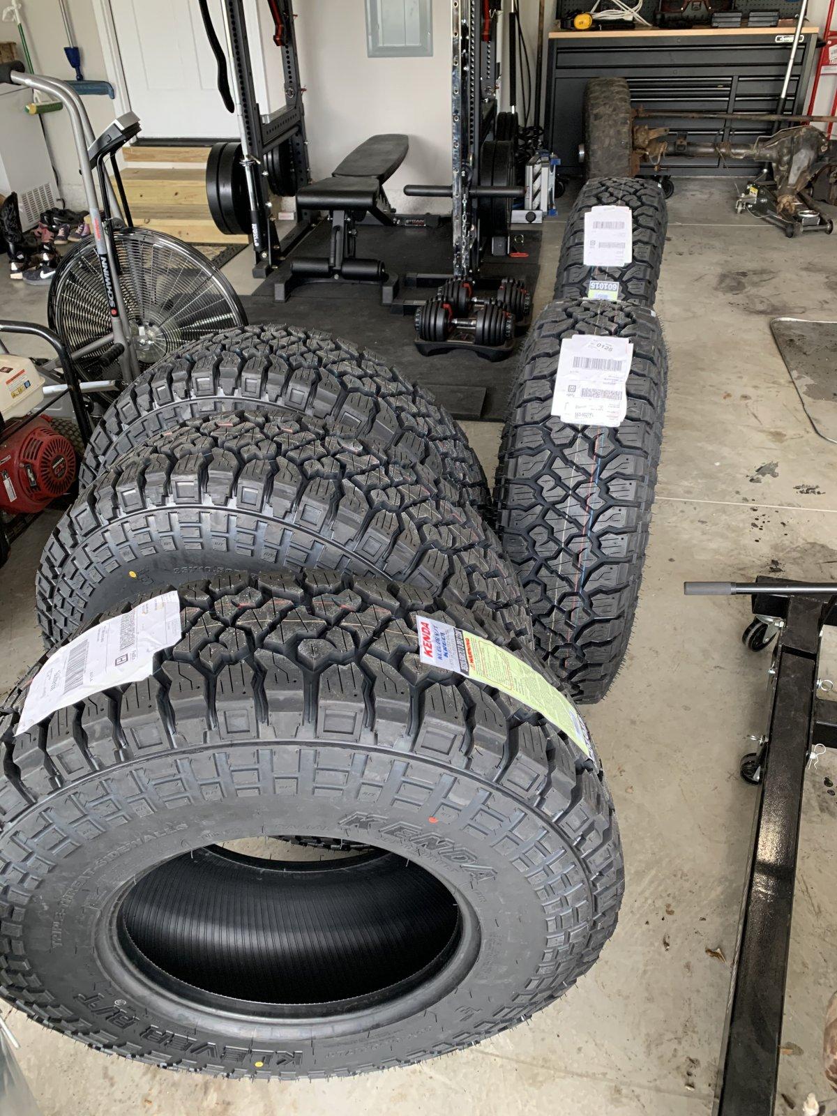 Jeep Gladiator Bunchahoopla White Sport Build DE438ABC-9D27-4C6A-ABE8-2A7E01A26A0E