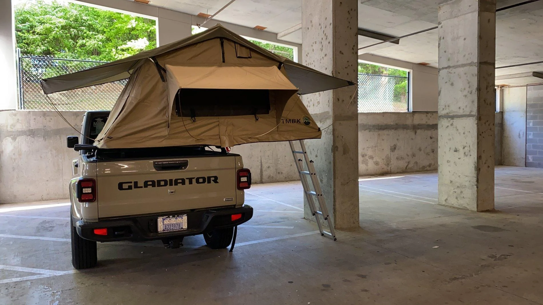 Jeep Gladiator Truck Covers USA Tonneau:  Pros and Cons? BF3EC467-4B0B-4330-994C-35B54C913C12