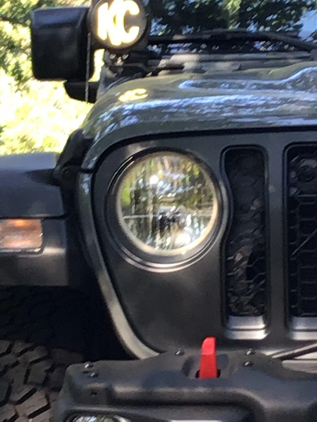 Jeep Gladiator Diode Dynamics HD Halo installation. 880C4BCD-18A1-46CC-87A4-B4A360B50E19