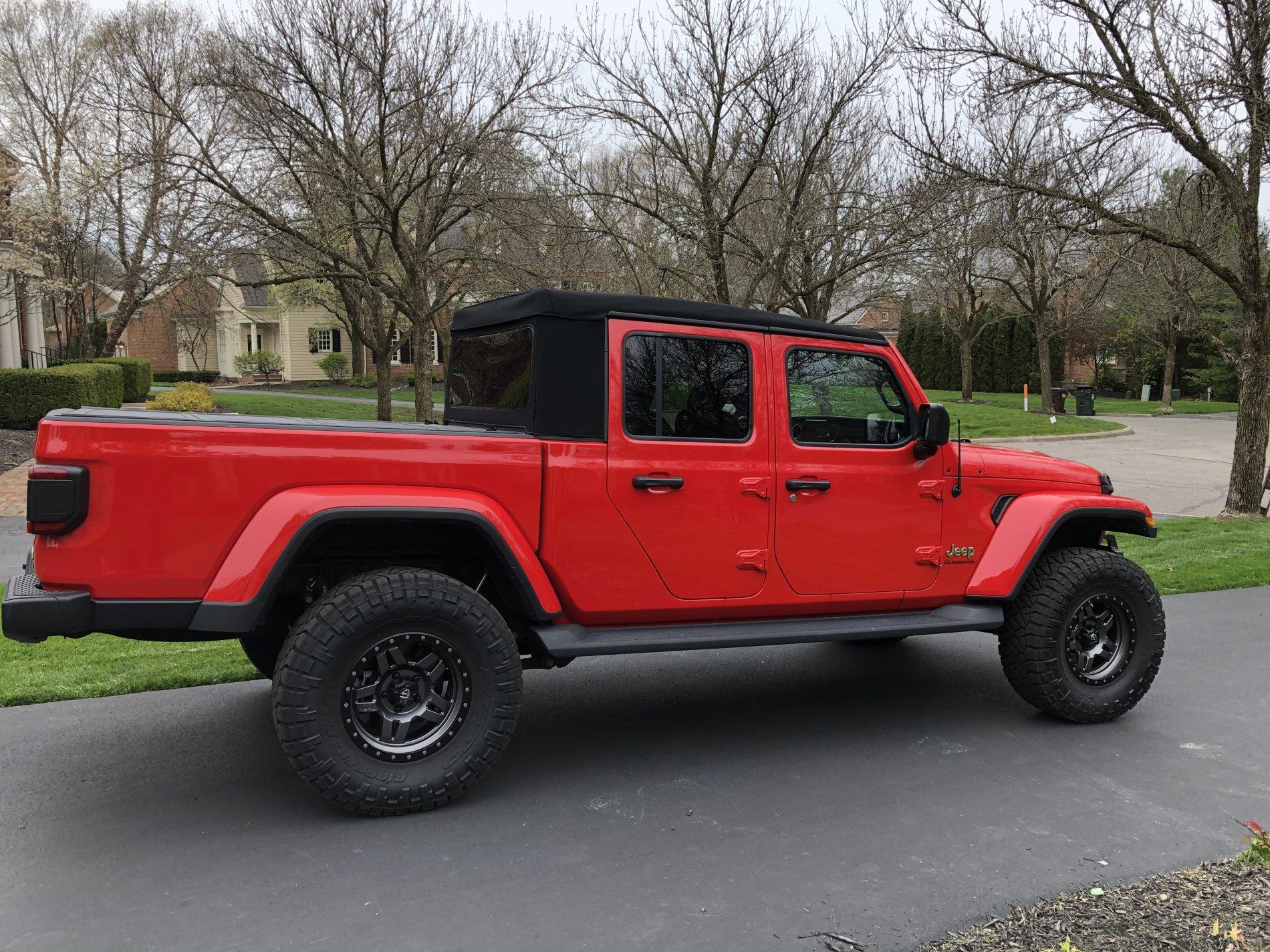 Jeep Gladiator FIRECRACKER RED Gladiator JT Club 4DAA3442-3546-41B1-9304-B19A00745D4B