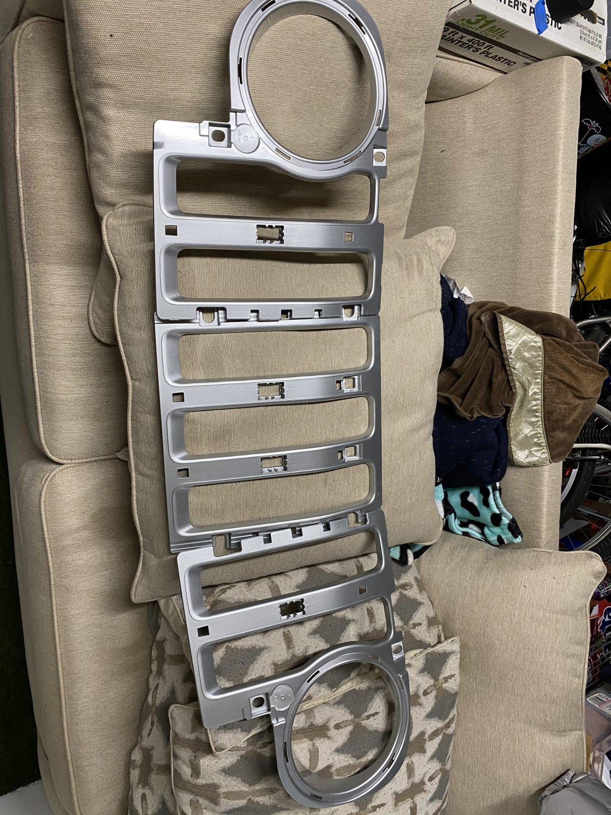 Jeep Gladiator Paint your stock grill vs. buying new one? 7BB51B3A-7C08-4C02-A237-5CB60B7884E5