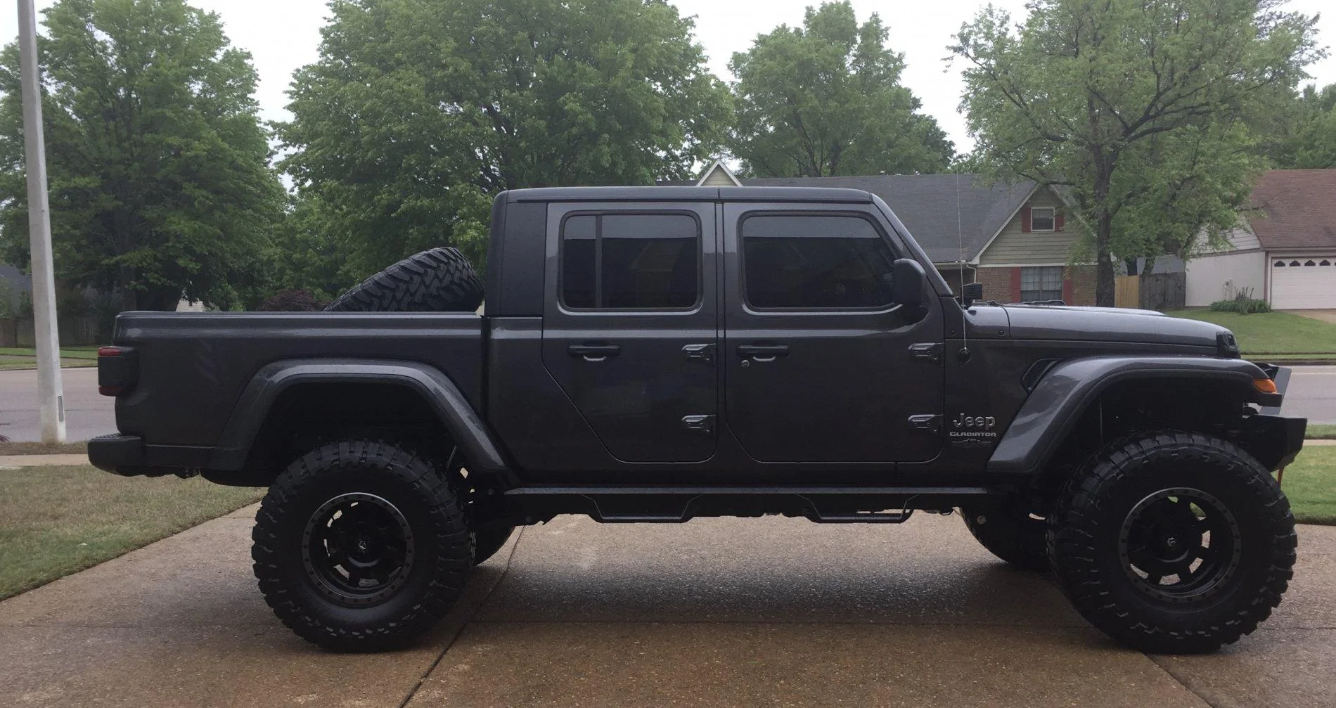 Jeep Gladiator First Granite Crystal VIN# Post Here 7FBF097E-4636-468F-82AF-56443CF58941