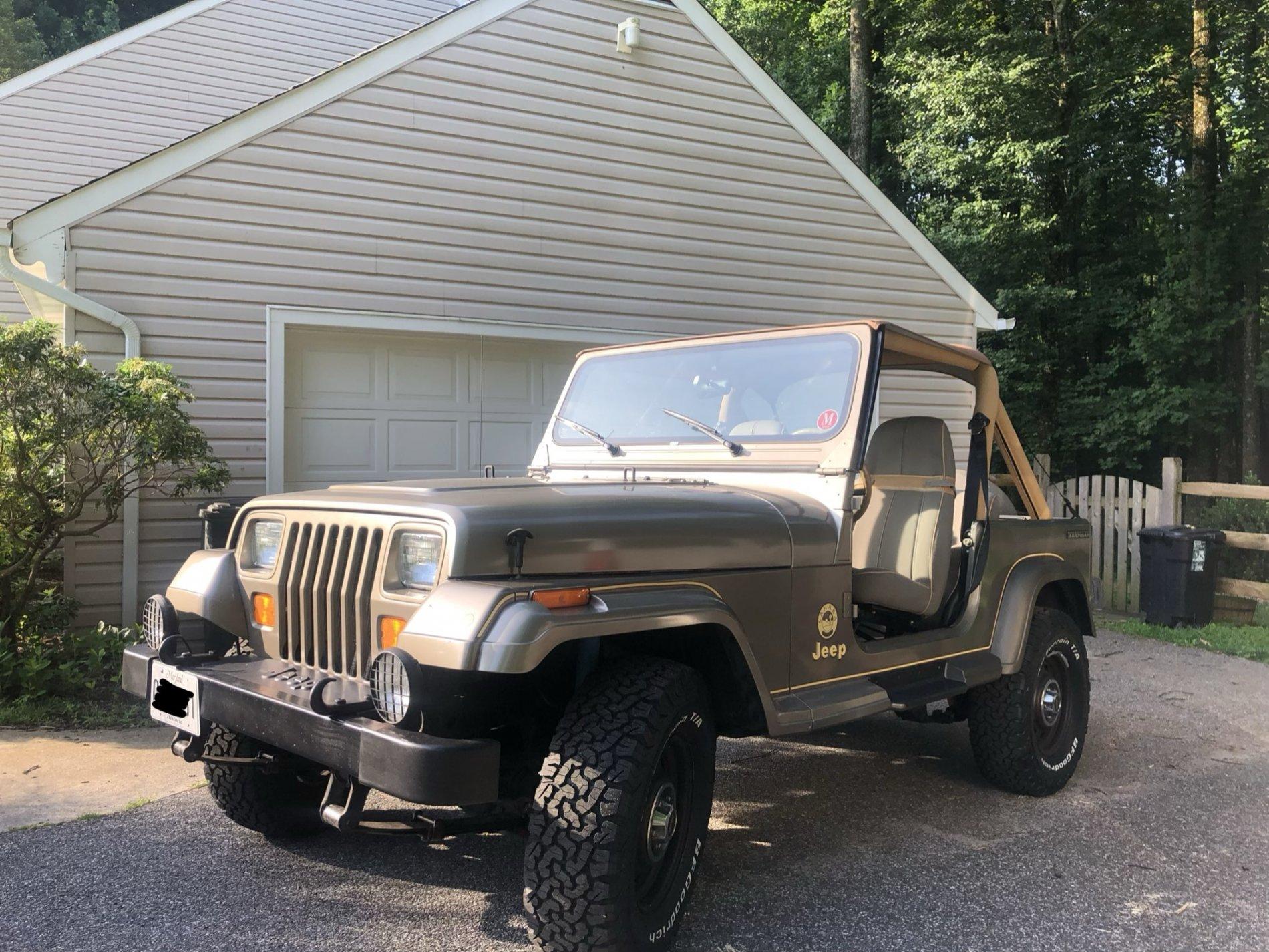 Jeep Gladiator 1988 Jeep YJ Sahara 34,000 OG miles DE302ADA-C0B1-40AE-97B6-FE24942BFF7A