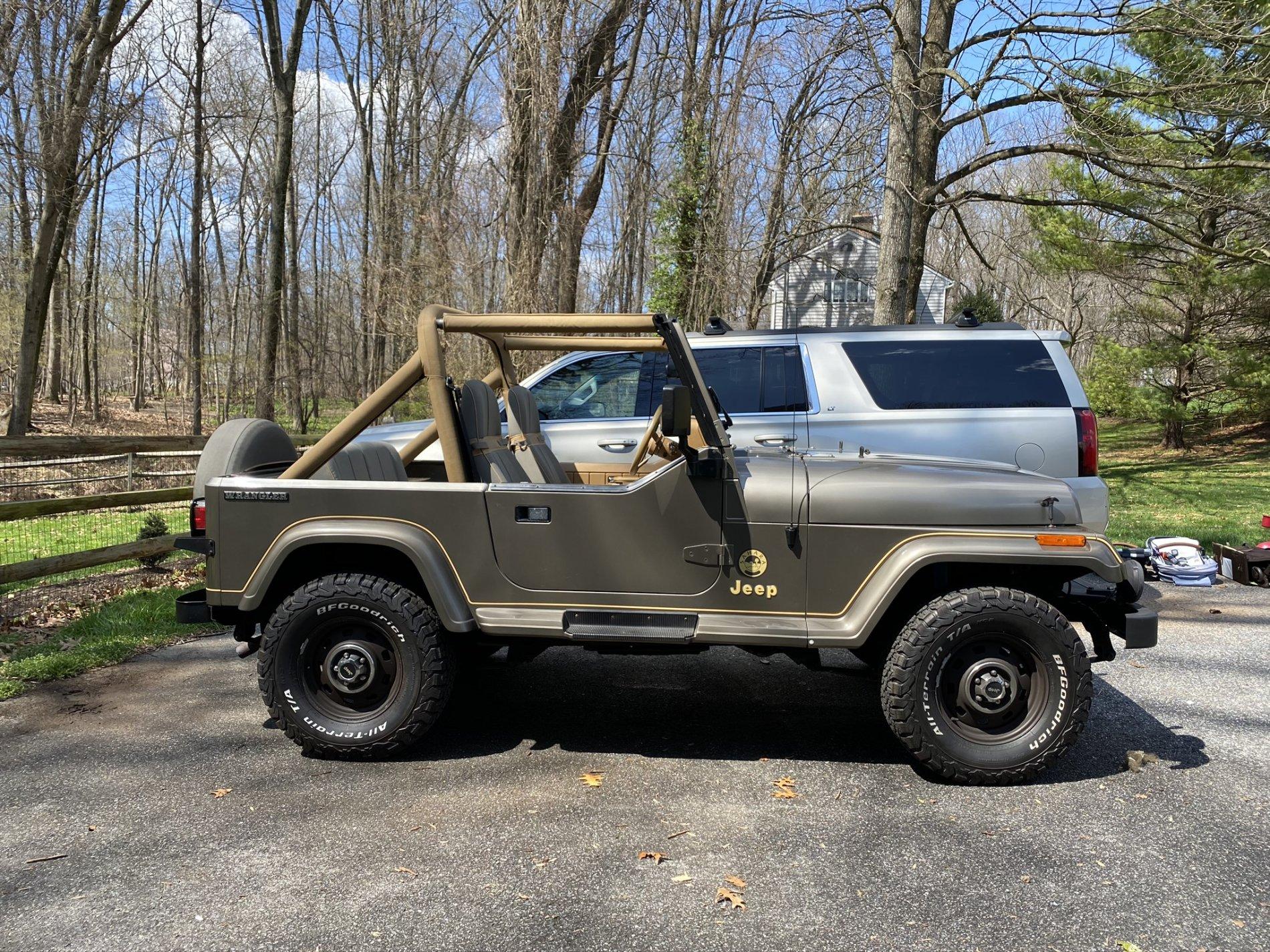 Jeep Gladiator 1988 Jeep YJ Sahara 34,000 OG miles 1F73E4B0-8D93-4842-9DE8-F3129FC8D544