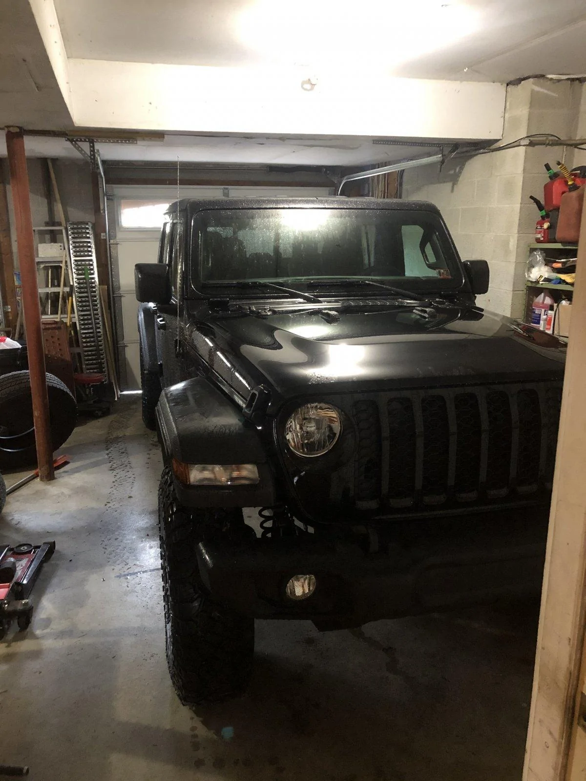 Jeep Gladiator Black and gold gladiator D941DFC5-A980-440C-BE93-8373C501F012