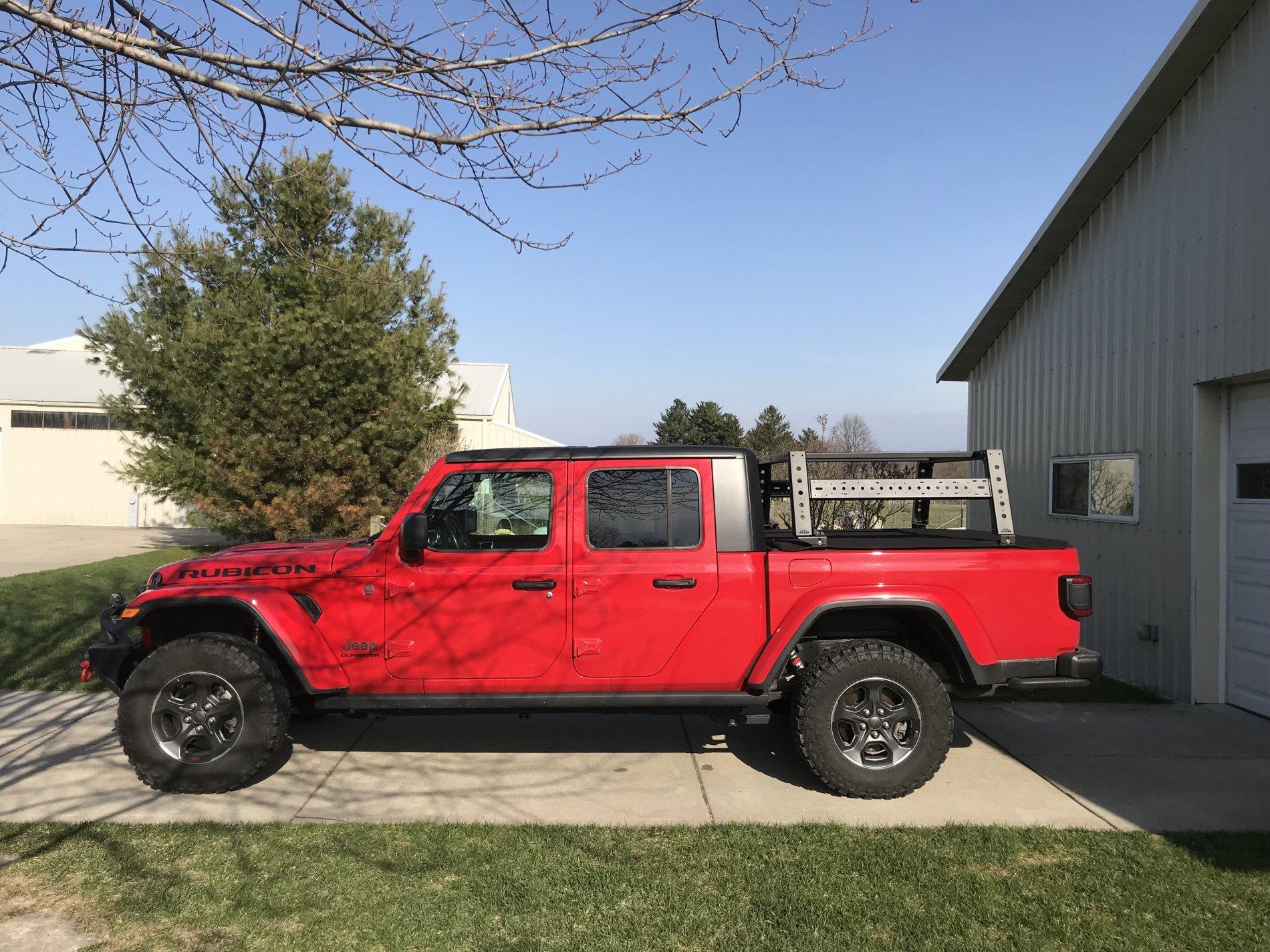 Jeep Gladiator Bed cover with rack IMG_4014.JPG