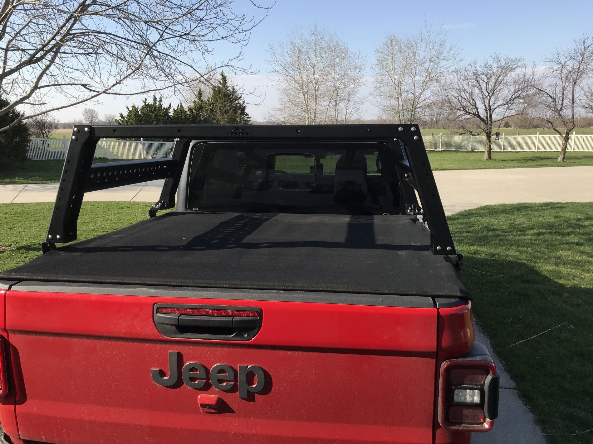 Jeep Gladiator Bed cover with rack IMG_4017.JPG