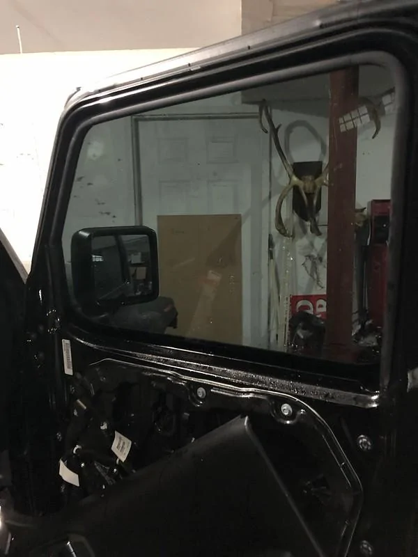 Jeep Gladiator Black and gold gladiator 49814420708_f62b326efc_c