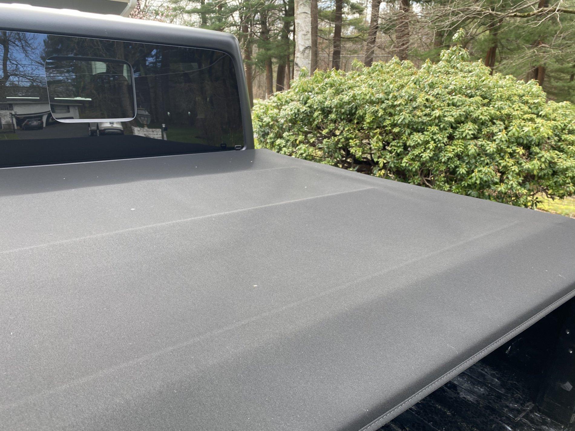 Jeep Gladiator 3 week old Mopar Tonneau cover (soft, roll up) 8E961EAE-C171-495D-811C-0FE8B8D81AB7