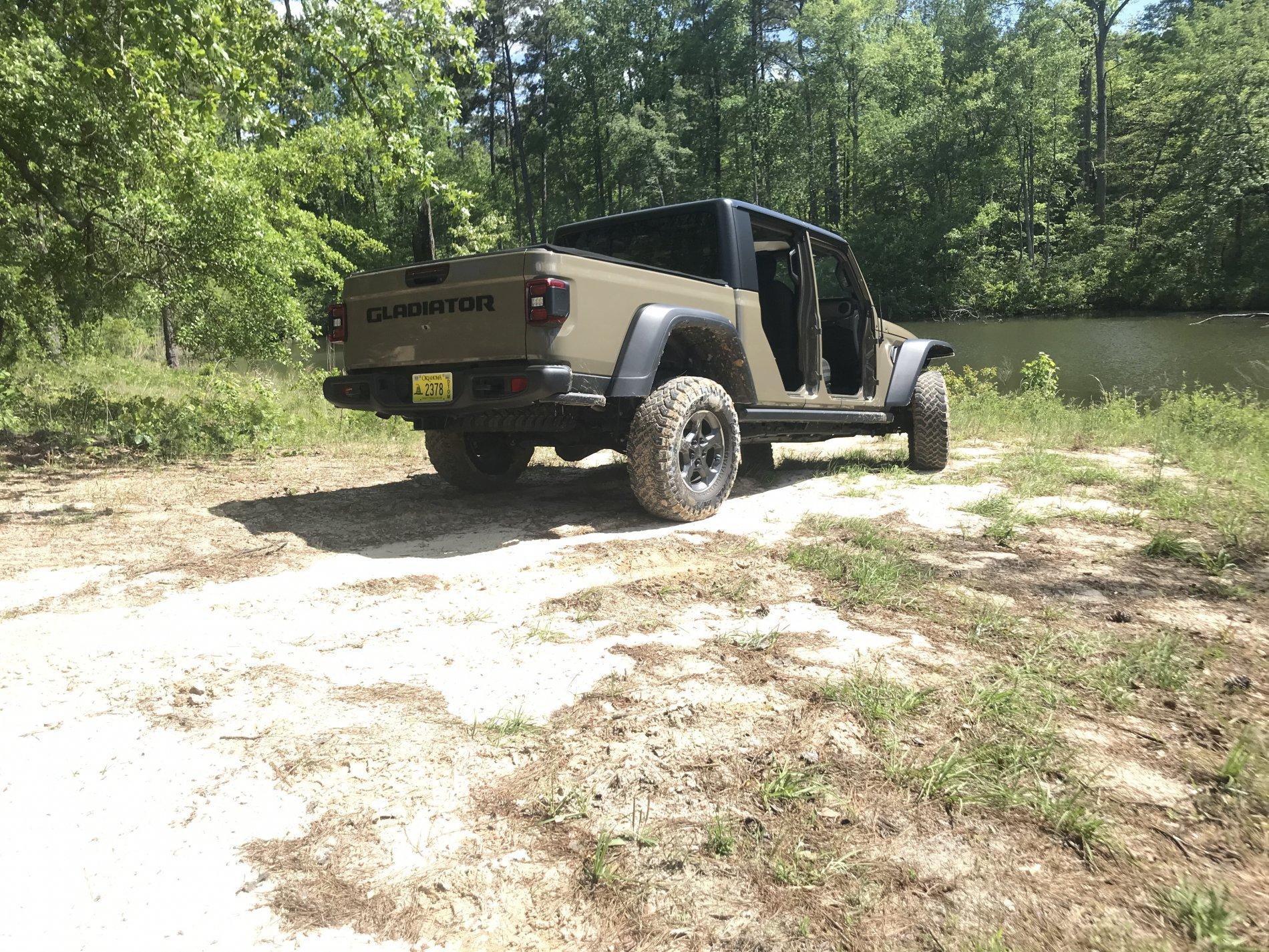 Jeep Gladiator Gator Swamp Fox 4C5C24E7-DA54-434D-BEB8-E877BCB1FF33
