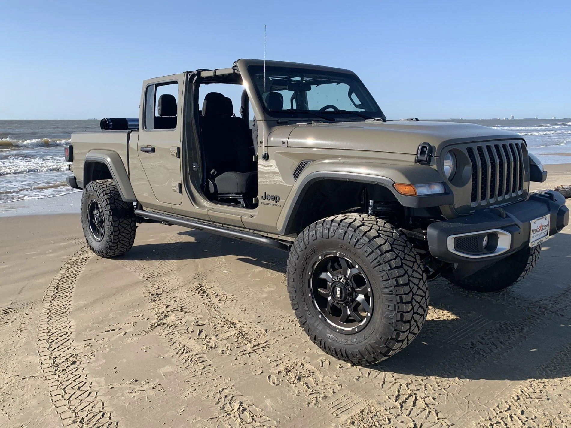 Jeep Gladiator First Time topless! 5249FA11-161C-47CF-9BEF-8DD1FE1BCEF5