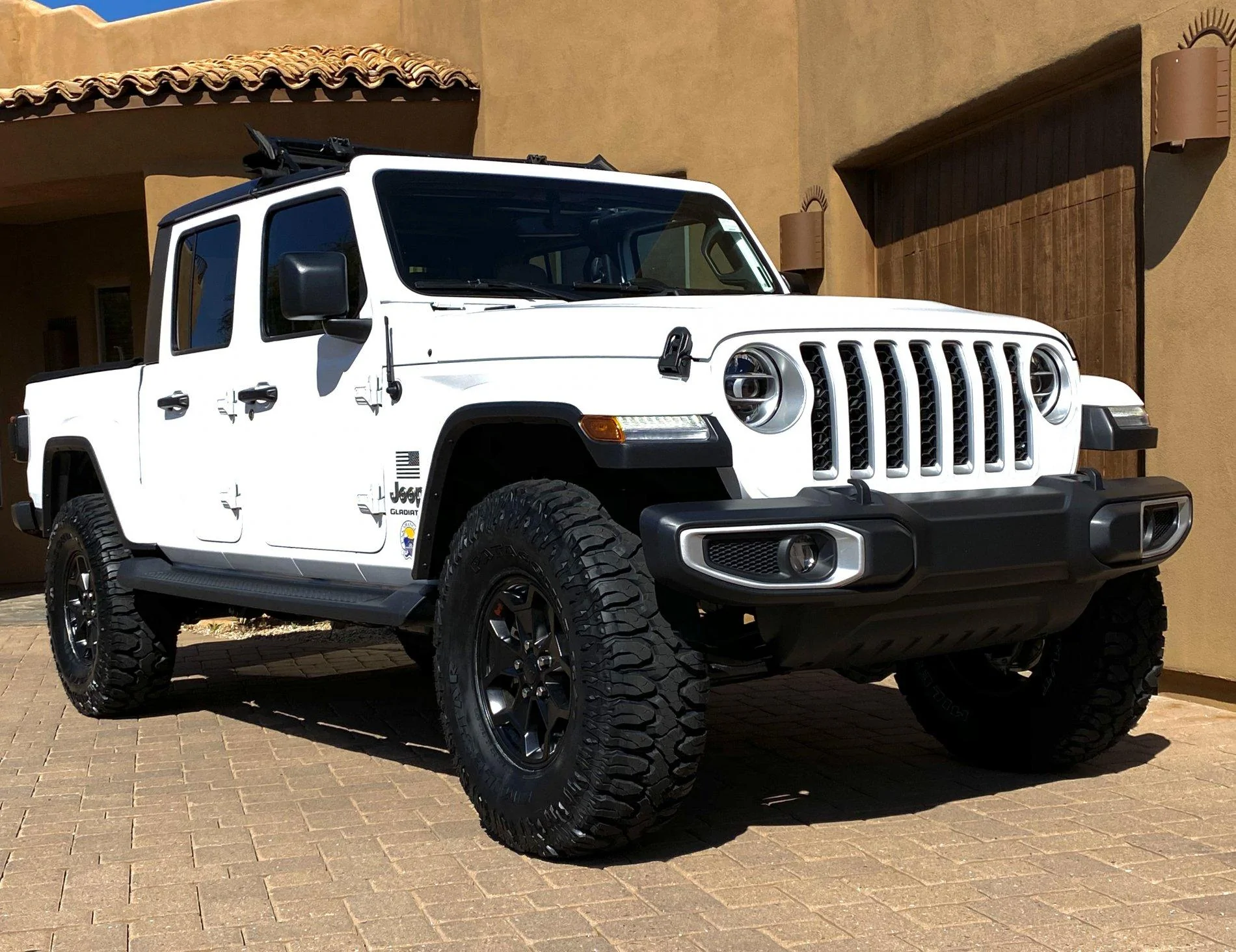 Jeep Gladiator Mopar Lift with Overland Wheels 36392142-5E7A-4BDD-BAB0-F40BD24B4160