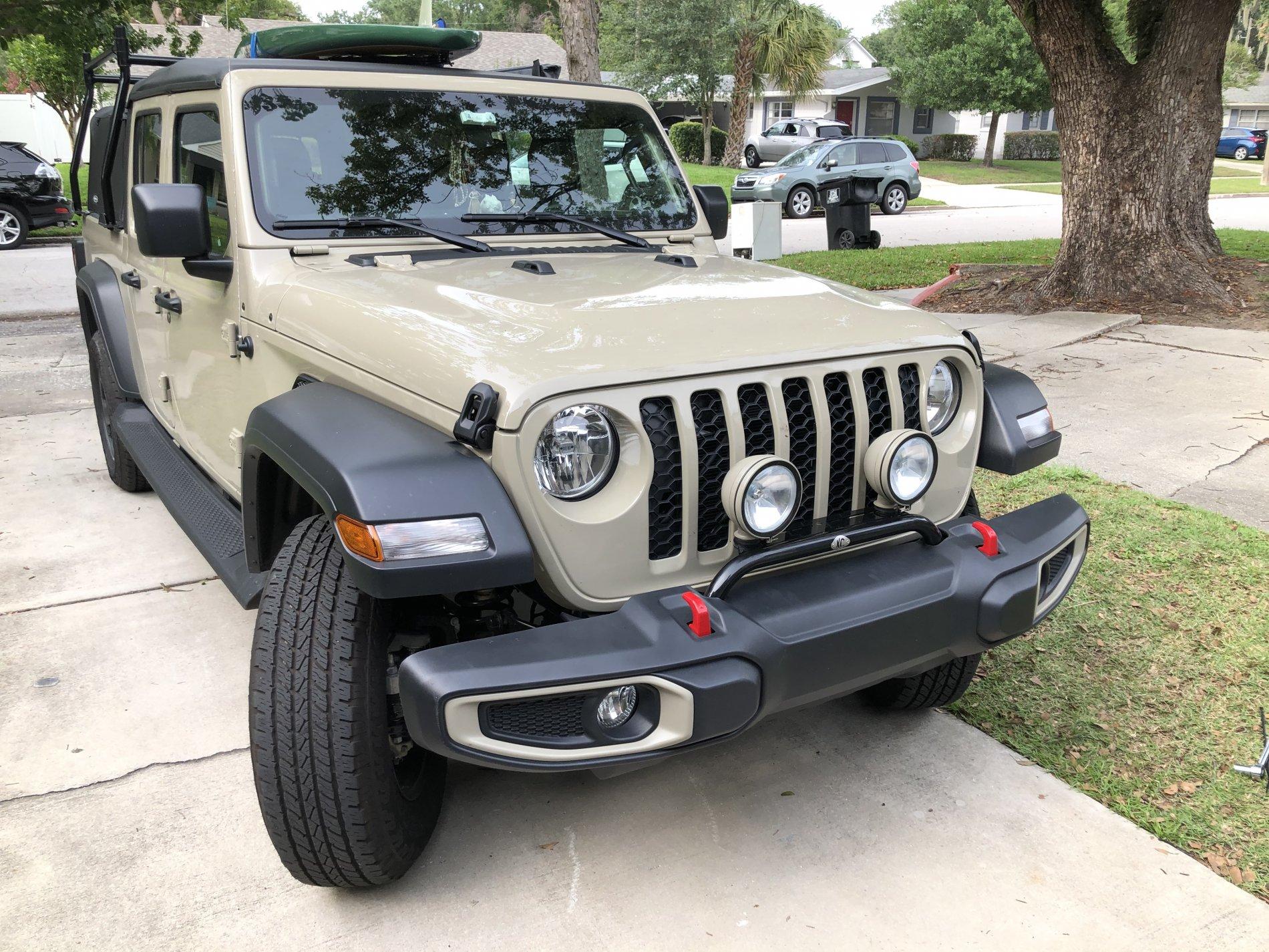 Jeep Gladiator Upgraded front of sport ... EF1CC5E2-F0B8-4E59-BACA-B45231670675