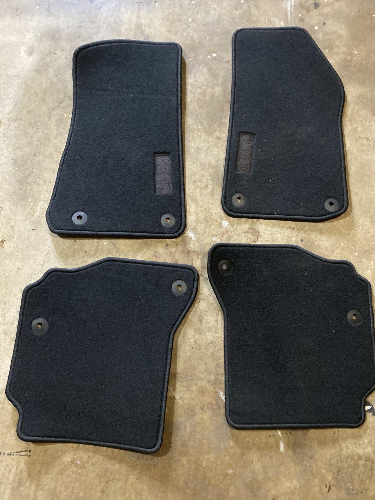 Jeep Gladiator OEM Floor Mats in Carpet B852EF9C-6D37-4C55-B1E1-CA157758E9B1