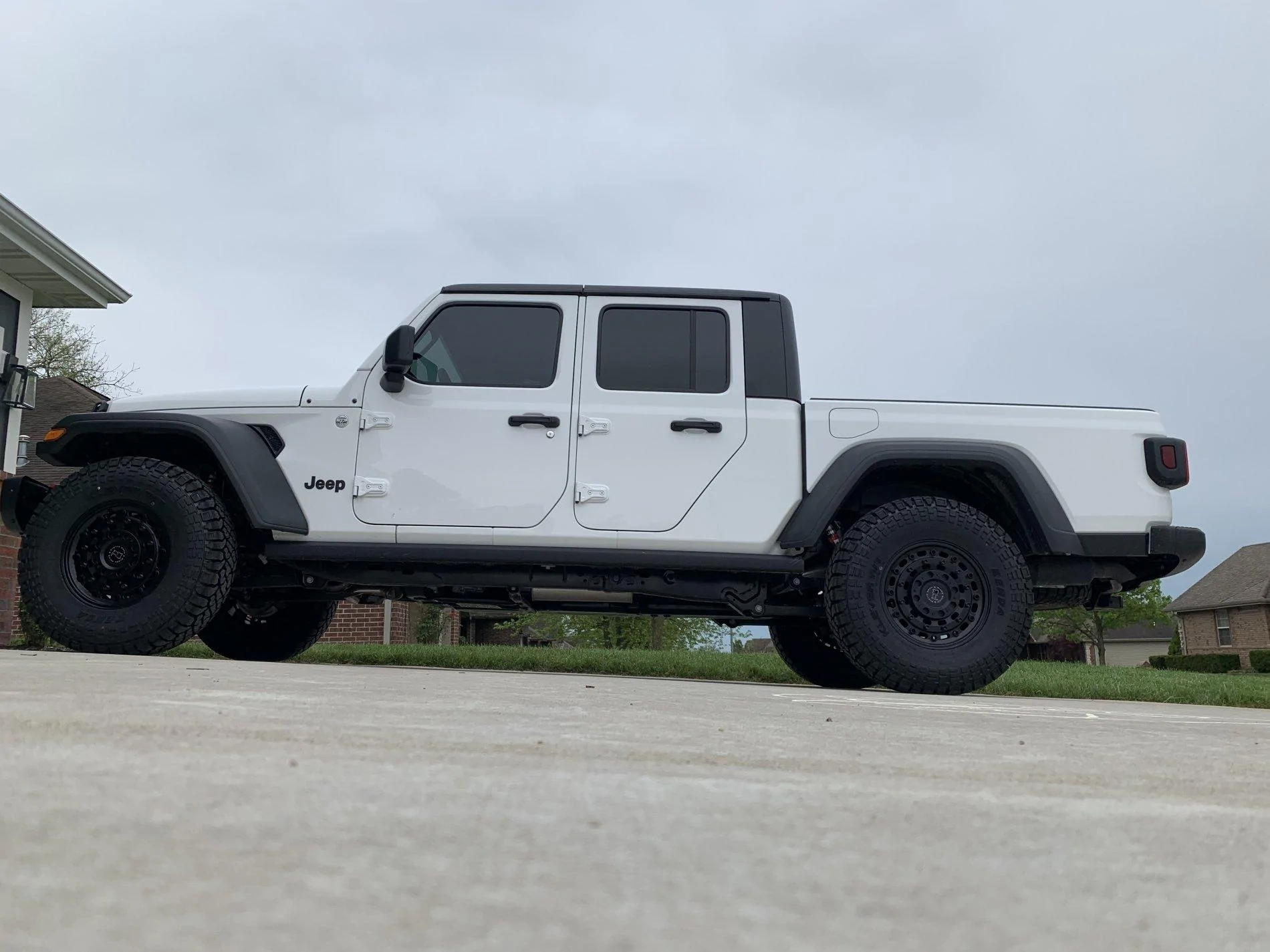 Jeep Gladiator Bunchahoopla White Sport Build E3DDF11D-AD74-4C9E-BE7E-F8419759095A