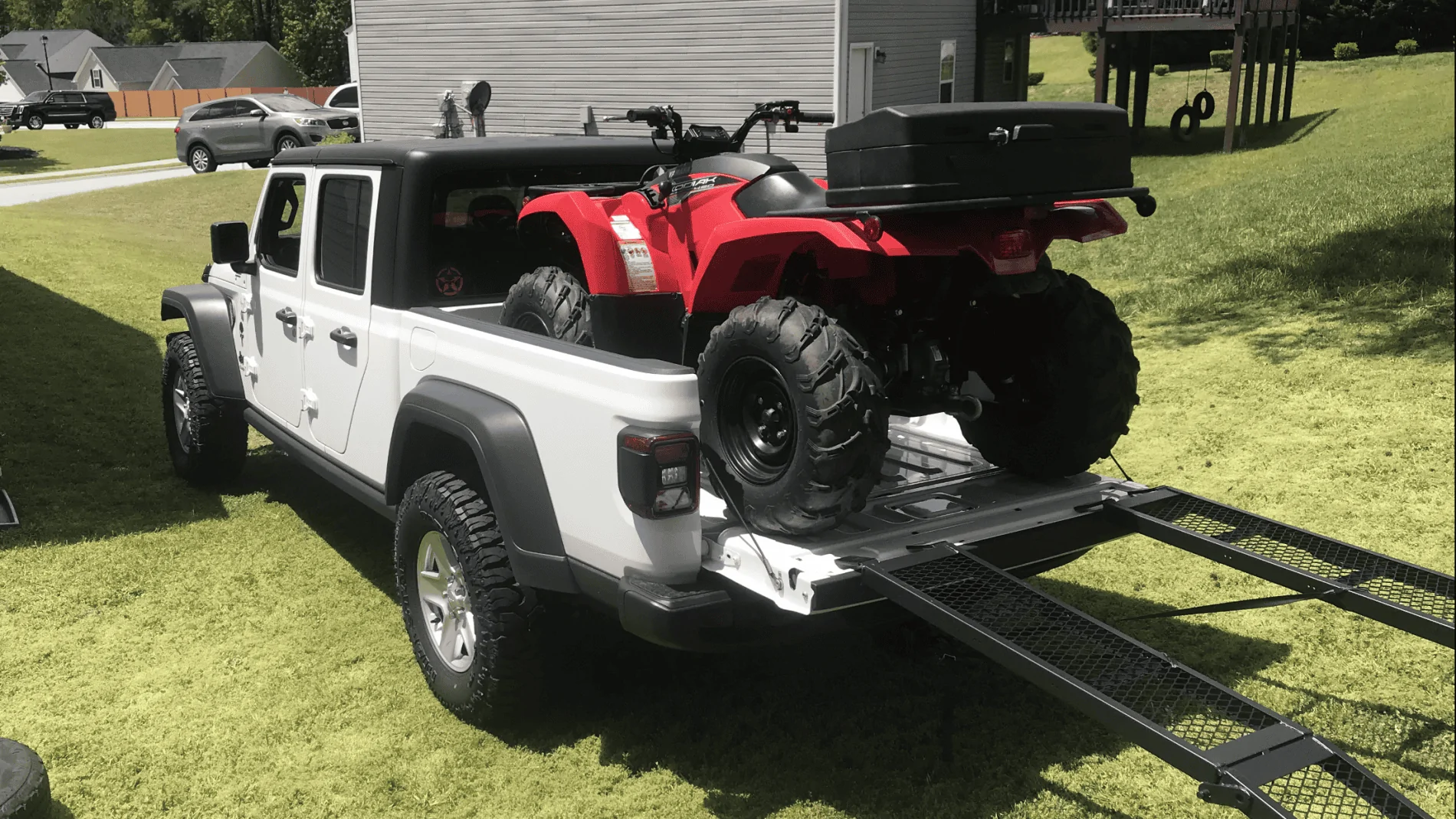 Jeep Gladiator Post your payload pics! 8B4D963E-9E02-4DEB-A215-0ECC6F75DBA2