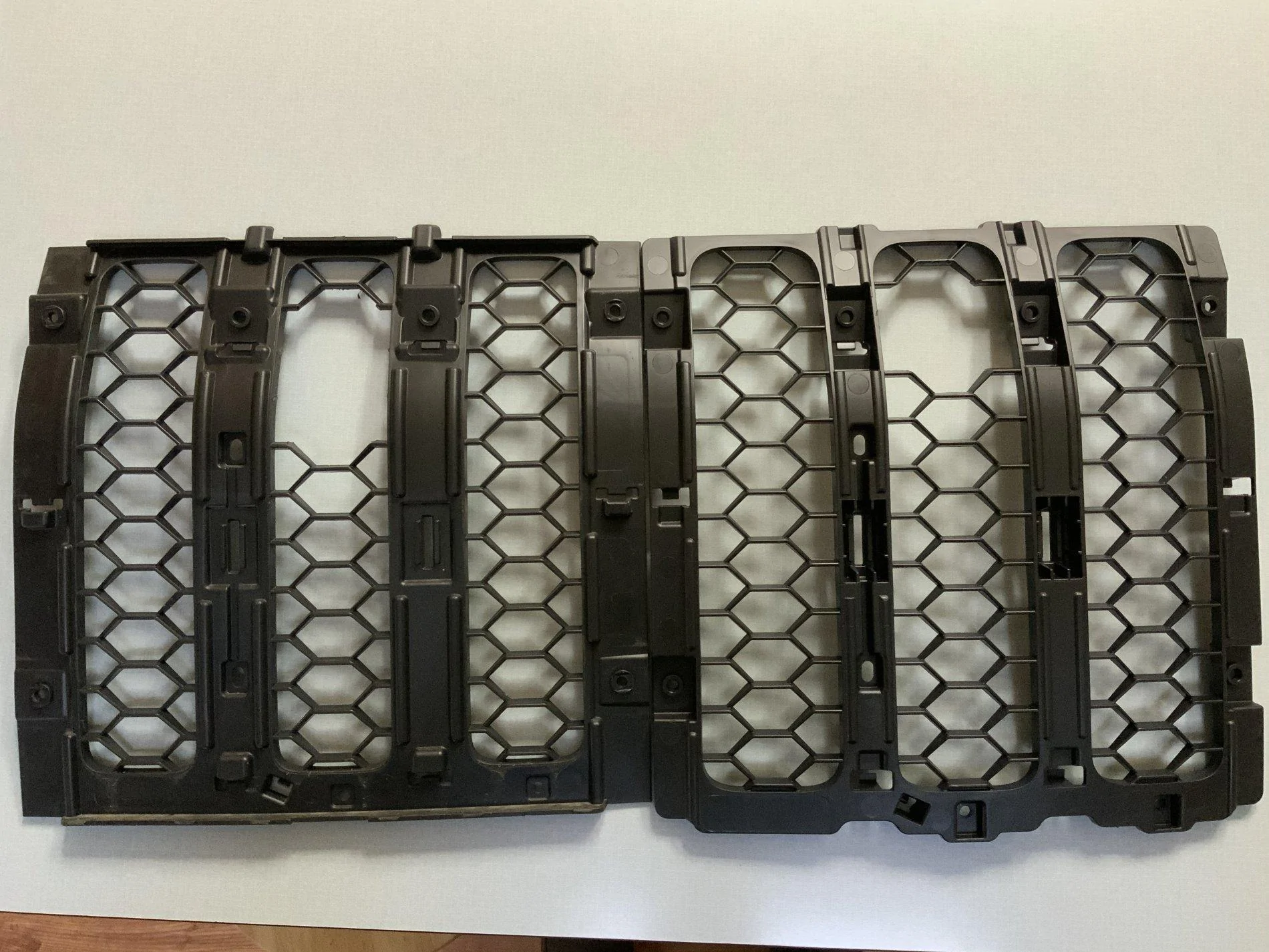Jeep Gladiator It looks like there are maybe 5 different center grill inserts available from Mopar! 06385974-9ECB-4DB1-9928-18FC236D7D16