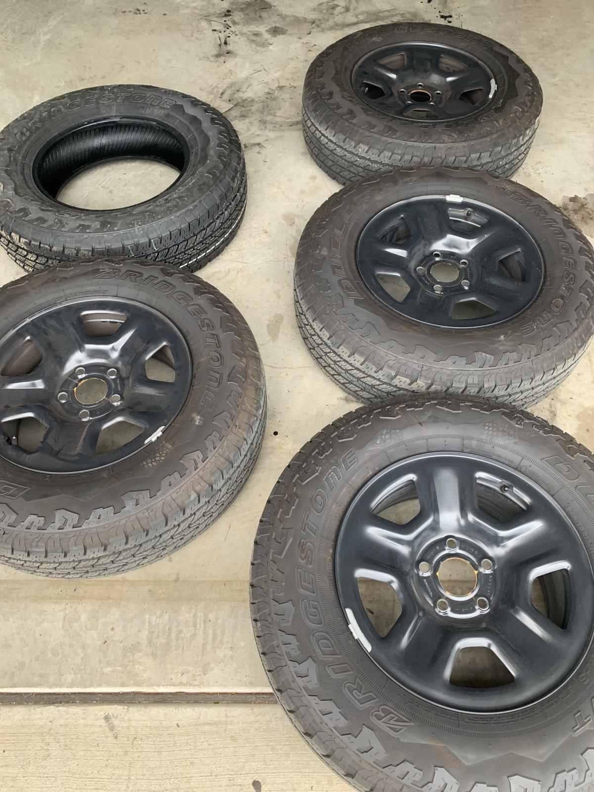 Jeep Gladiator Black sport take offs A45C6B7E-4CFA-4F55-835D-1EDC903A05CA
