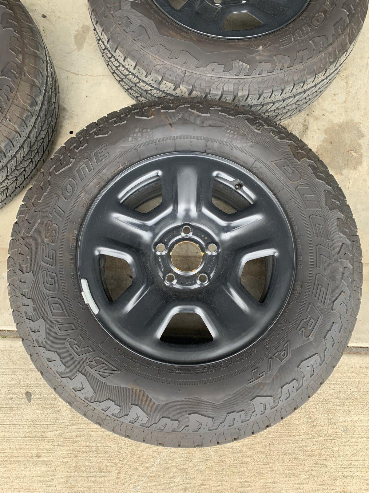 Jeep Gladiator Black sport take offs B16C6DC1-95F9-4E80-A8F0-D44468E20DE7