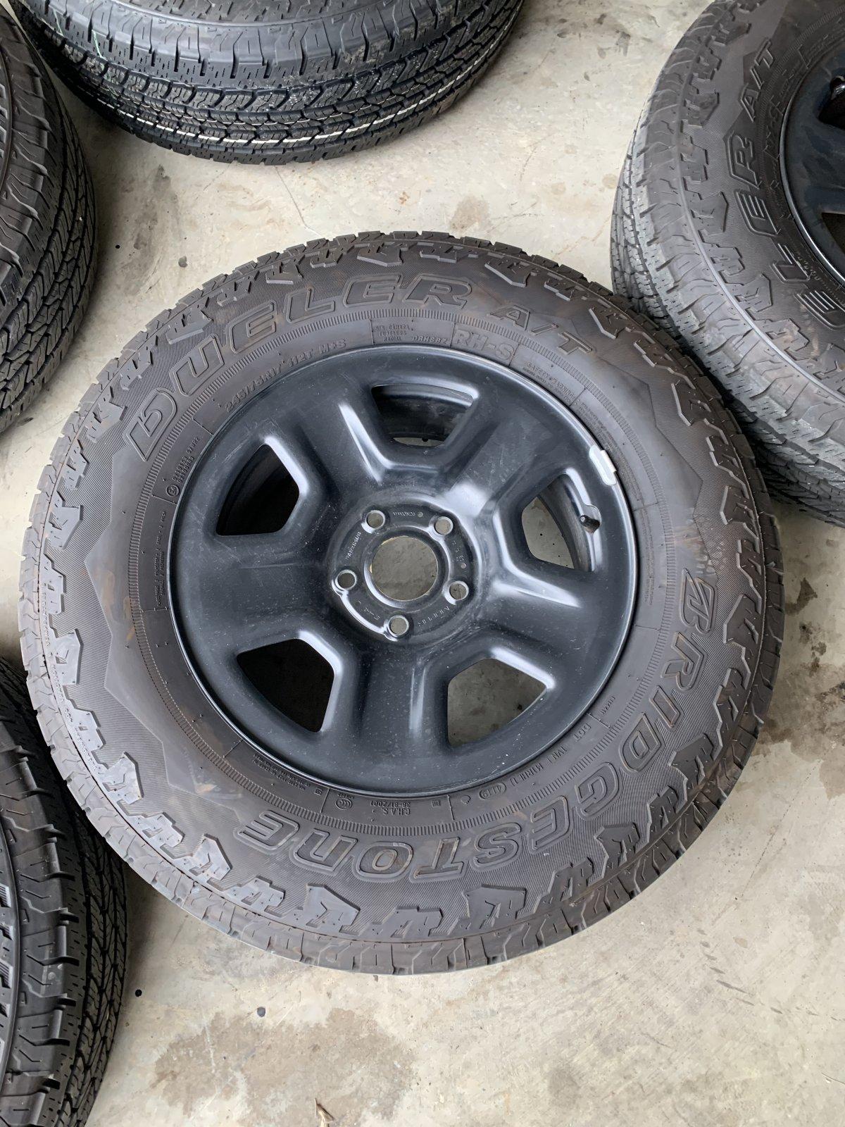 Jeep Gladiator Black sport take offs 757CFFCF-1D33-4154-8C73-3EB19586CA7A