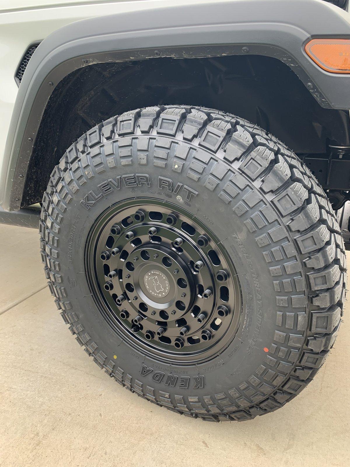 Jeep Gladiator Kenda Klever R/T KR601 35x10.50R17 84FDFA05-2857-4F84-A86E-105817E97803