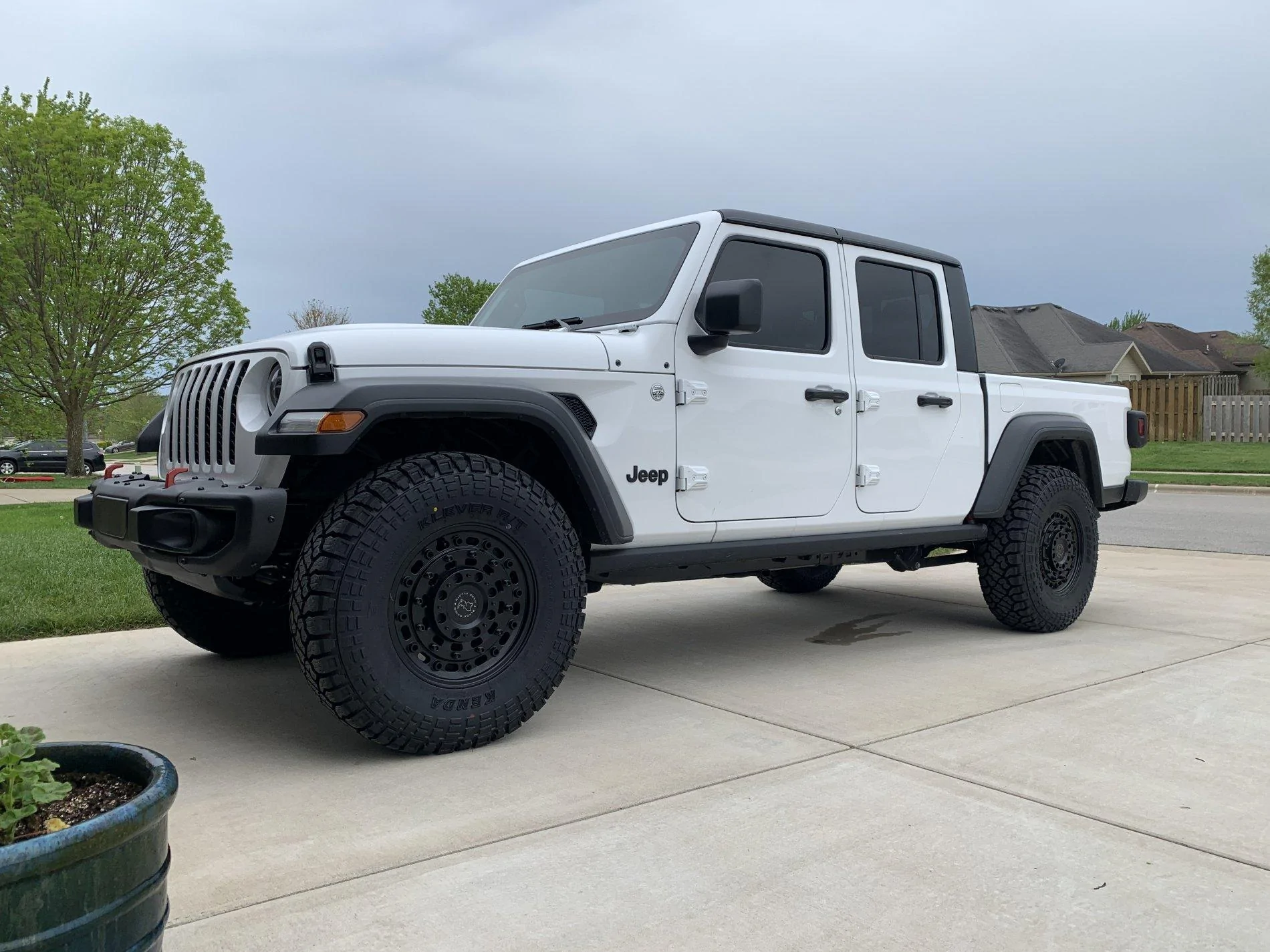 Jeep Gladiator Kenda Klever R/T KR601 35x10.50R17 7B807D5C-D9B3-479D-AFFB-F8418D3FAA35