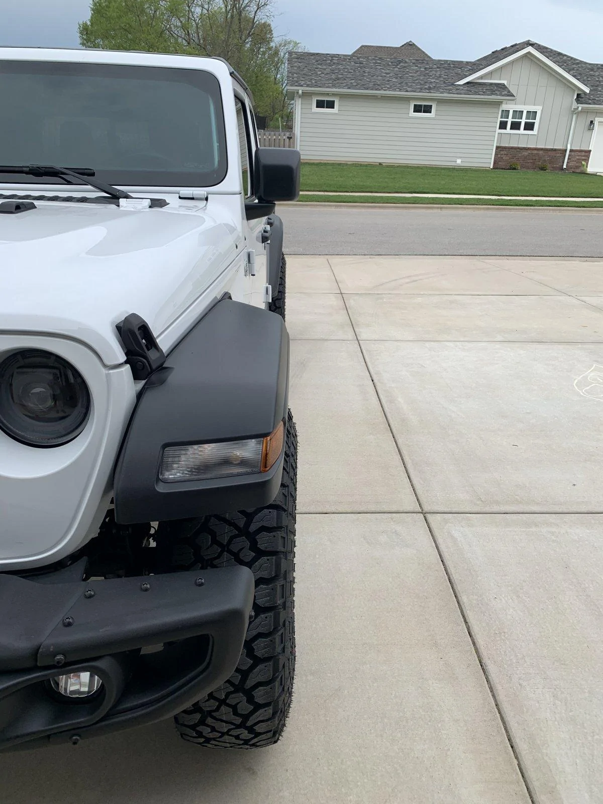 Jeep Gladiator Kenda Klever R/T KR601 35x10.50R17 0D26C5E0-5F31-40F5-B107-64274A8D6EA6