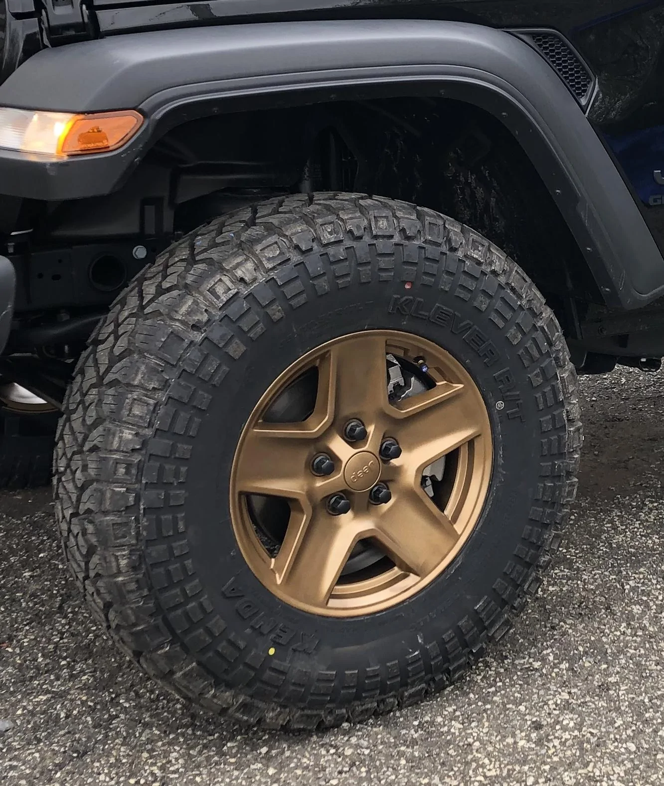 Jeep Gladiator Black and gold gladiator 58815648-ED1A-4A9B-9D1F-DE86D051CC17