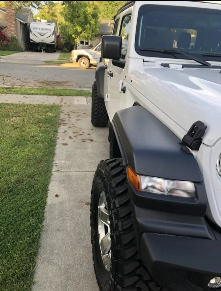 Jeep Gladiator Greg’s white JT max tow A657A3F9-6D39-4682-9E51-95C5D196FA4A