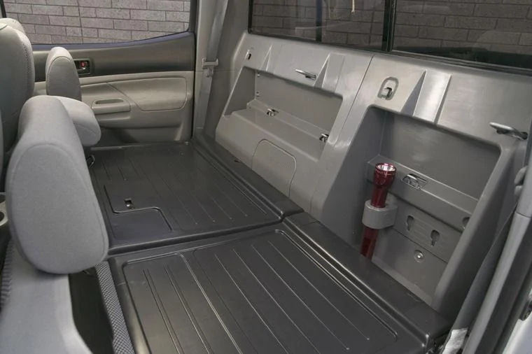 Jeep Gladiator Back of the back seats cover 2005_toyota_tacoma_picture%20(32)