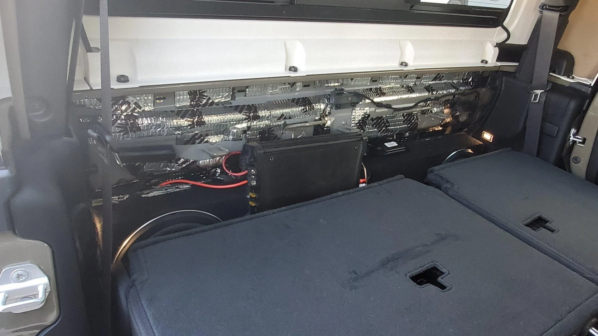 Jeep Gladiator (GROUND SHAKER) SUBWOOFER ENCLOSURE 20200501_092633