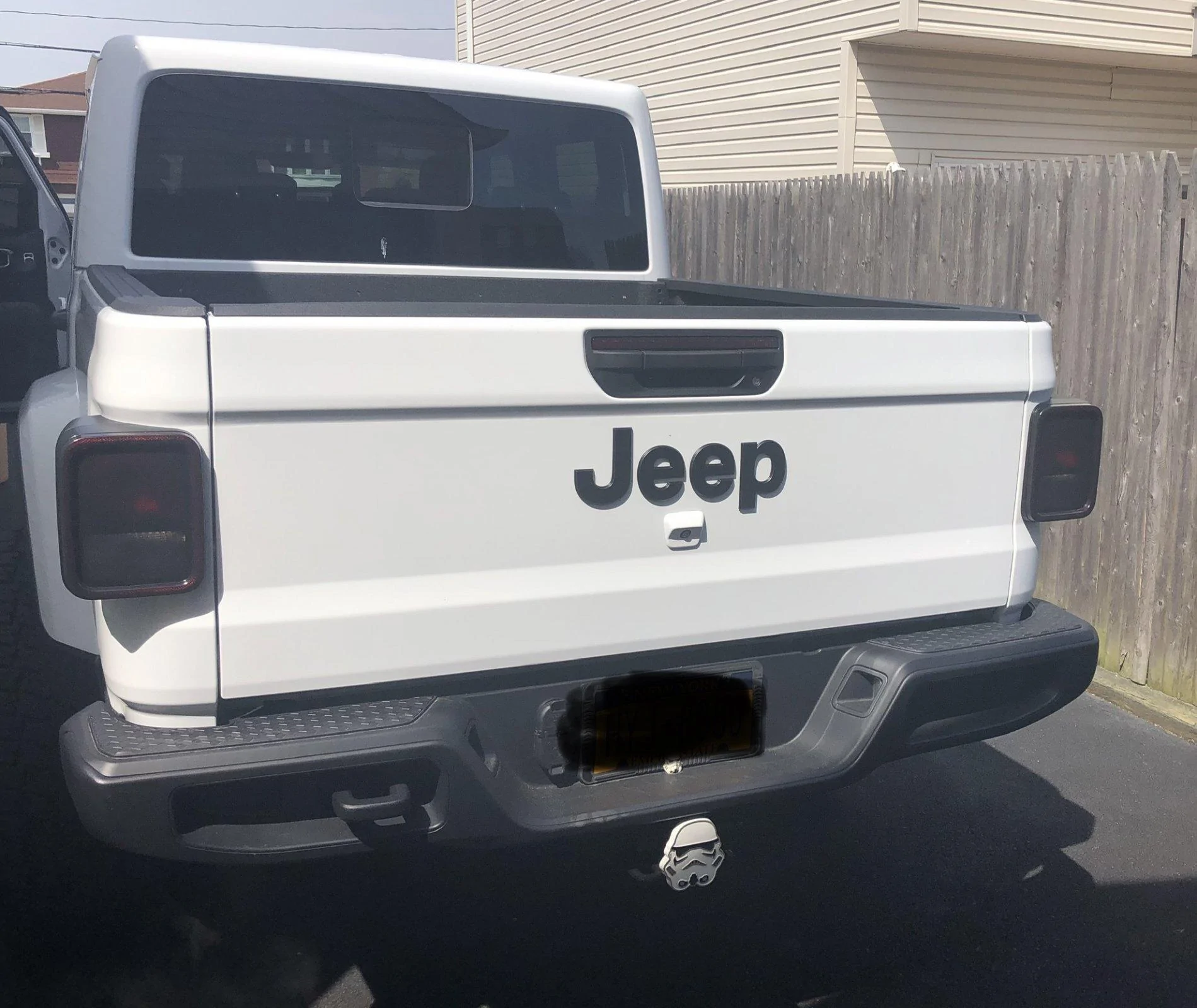 Jeep Gladiator Painting Jeep badges 56E791BC-AE0F-47AE-ACFE-5B13672D7EAA