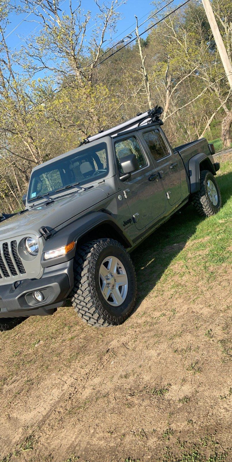 Jeep Gladiator bigger tires on unlifted Sport S FA961930-7836-46C2-9A80-EC4B2C28D82D