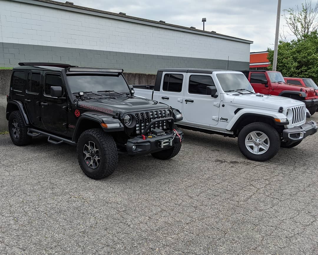 Jeep Gladiator BRIGHT WHITE Gladiator JT Club Gladiator